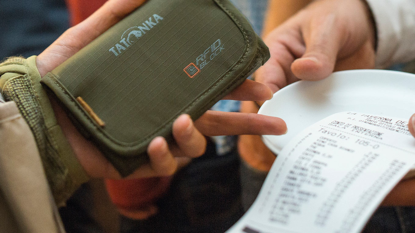 Tatonka check in RFID b verde oliva-mantos viaje bolsa con RFID ausleseschutz